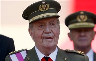 El rei que comerciava amb armes i incomplia la llei