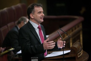   Bosch pregunta al Fiscal General de l’Estat si creu que a cop de querella frenaran la voluntat del poble català  