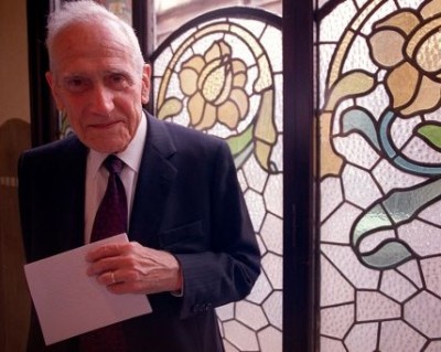   Antoni M. Badia i Margarit, voluntat de servei  